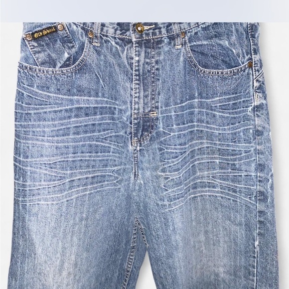 Old Skool Urban Wear y2k
Blue Denim Jean Shorts
Size 34 - Picture 2 of 6